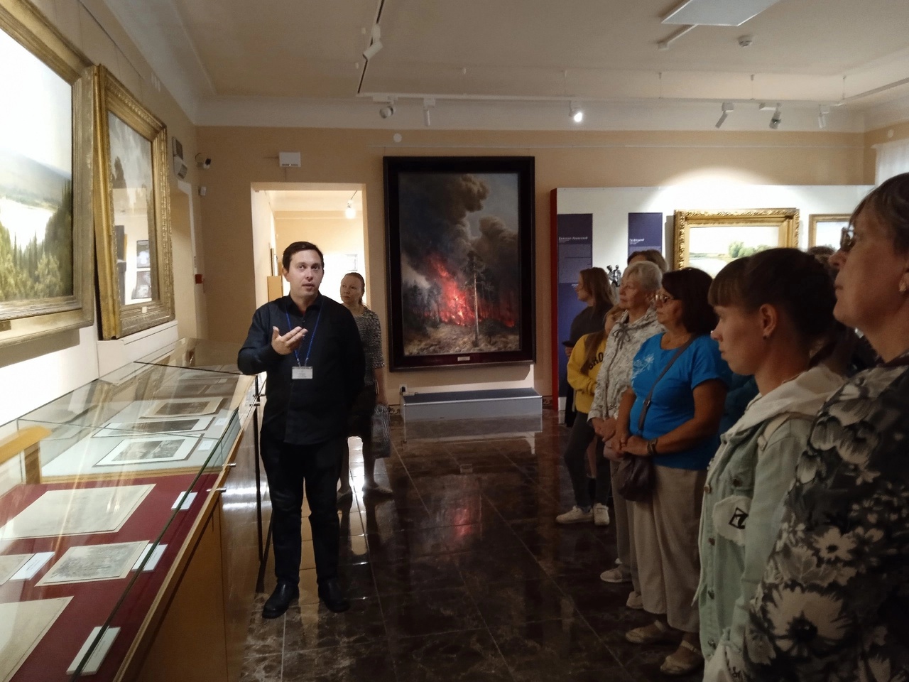 Экскурсия в  Народный дом на выставку Пермской художественной галереи 