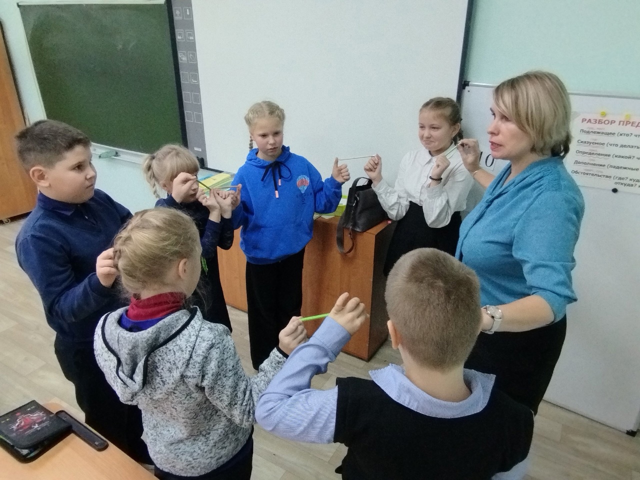 Занятие на тему: "Ребята, давайте жить дружно!!!"