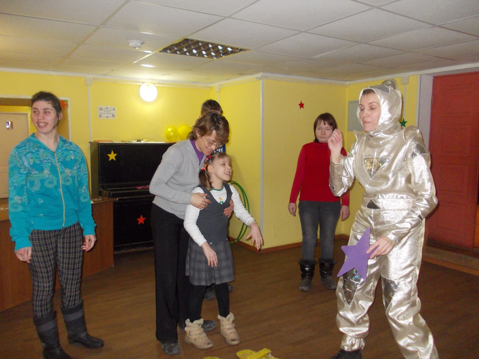 Конкурсно-игровая программа, посвященная Дню космонавтики «Вперёд к звездам!»