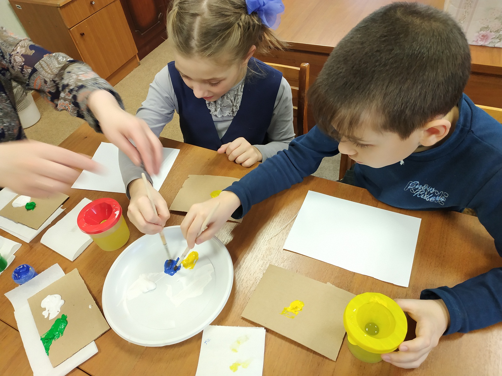 Занятие по основам живописи