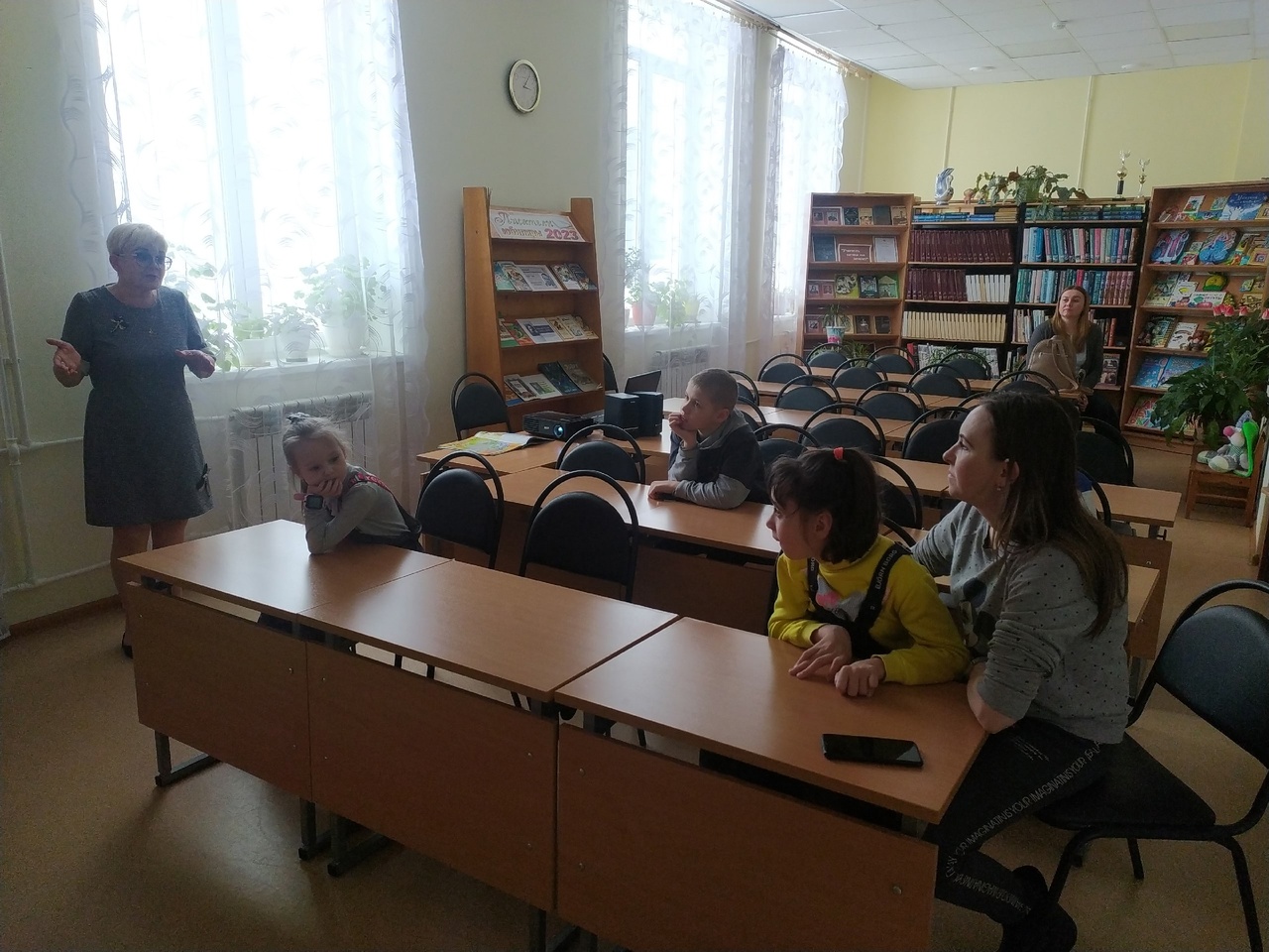 Беседа-викторина "Лес проснулся ото сна, снова к нам пришла весна.