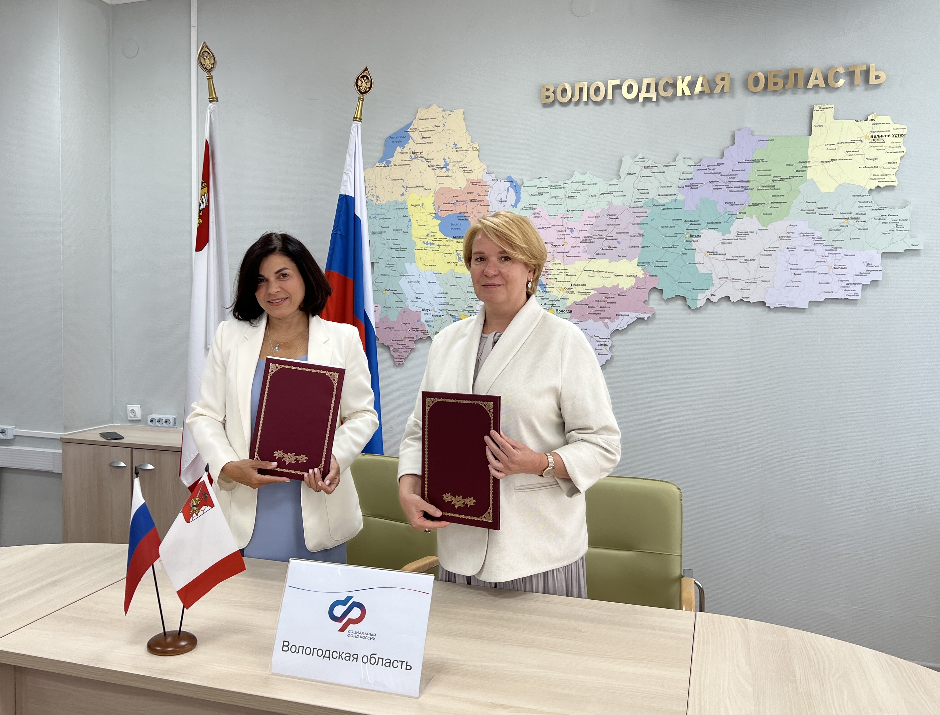 Отделение Социального фонда России по Вологодской области совместно с Всероссийским обществом глухих будут работать над повышением качества услуг для людей с инвалидностью