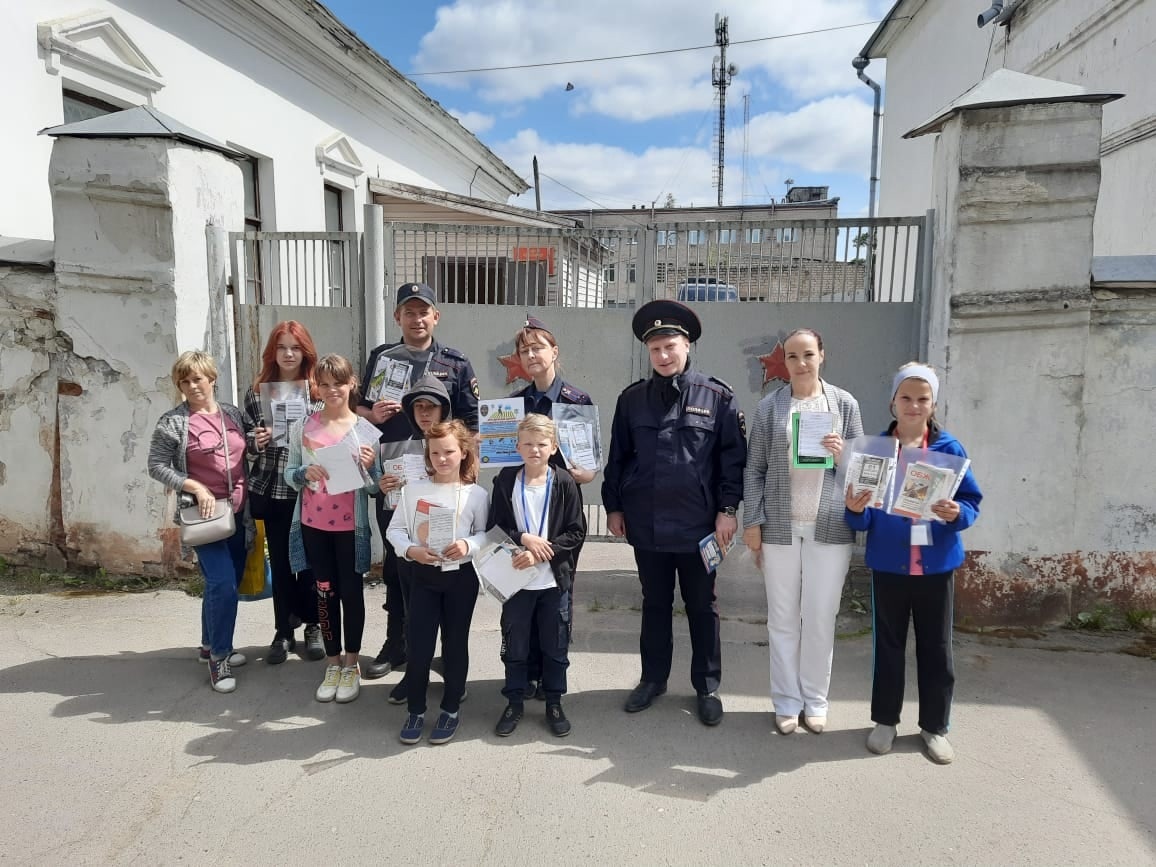 21 июня Кирилловский район присоединился к областной акции "Курьеры безопасности"