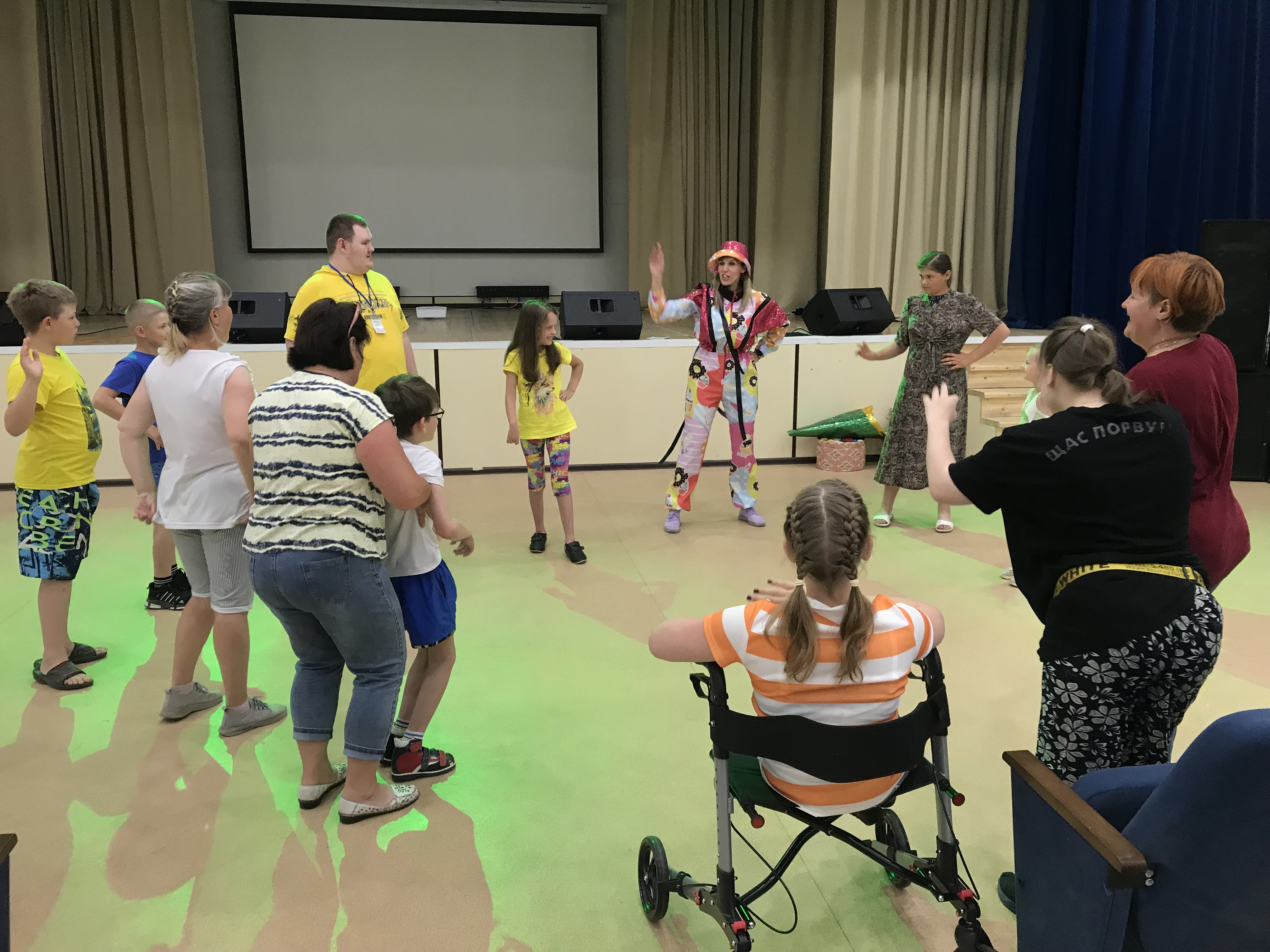 Игровая программа «Здравствуй, лето!»