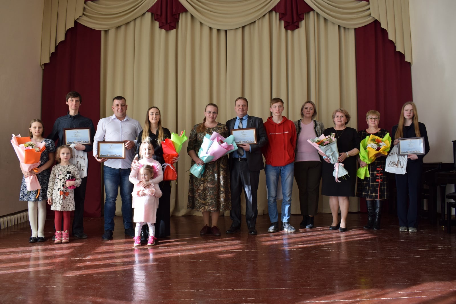 Ежегодный  областной фестиваль «Семейный лад».