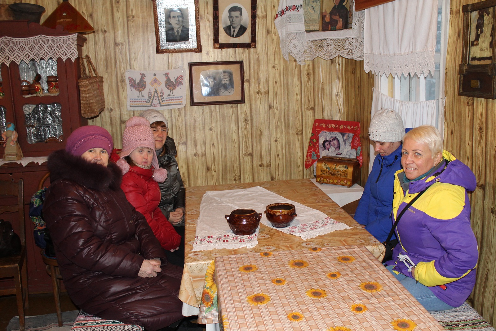Поездка в Дом хлеба и картинную галерею.
