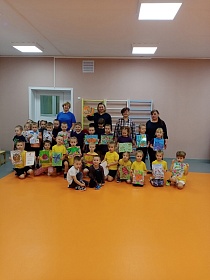 Наставник провела спортивные игры для воспитанников детского сада «Зернышко»